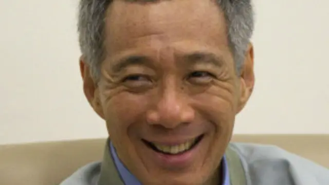 新加坡總理李顯龍帶頭檢討總統、總理、部長等職務的薪資。