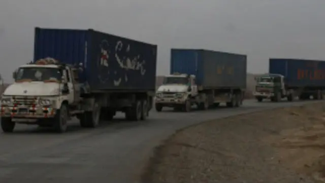 کسٹم حکام نے کنٹینرز کی سکینگ کے بارے بعد انہیں افغانستان جانے کی اجازت دی