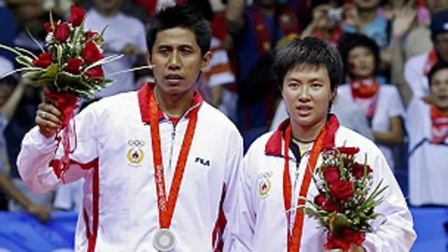 Bersama Nova Widianto, Lilyana menyabet juara dunia bulutangkis 2005 dan 2007.