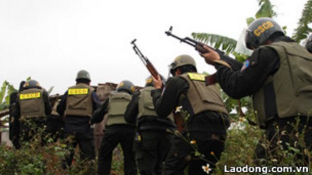 Lực lượng cảnh sát tham gia vụ cưỡng chế thu hồi đất
