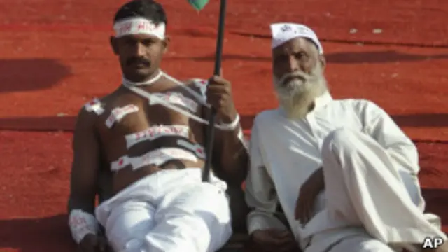 मुंबई में अन्ना समर्थक