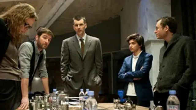 Дмитрий Ольшанский (крайний справа) отказался стать спичрайтером Михаила Прохорова (в центре)