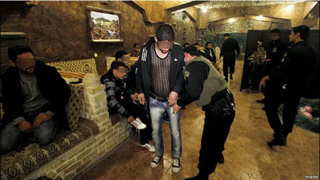 به گفته مقامات پلیس تعداد ۱۷ قهوه‌خانه به علت عدم رعایت شئونات اسلامی و همچنین ایجاد مزاحمت و نداشتن مجوزهای لازم به دستور مقام قضایی پلمپ و به ۲۰ قهوه‌خانه نیز اخطار داده شد