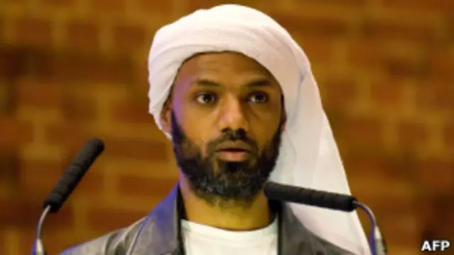 Расследование началось в марте 2009 года, когда сотрудника МИ-5 обвинили в пытках над Биньямом Мохамедом