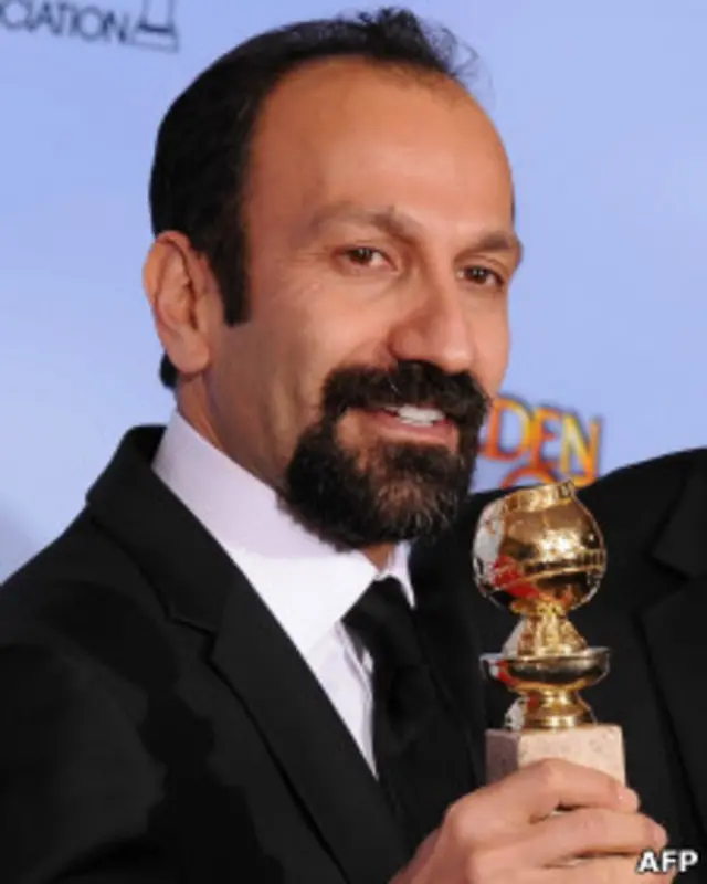 اصغر فرهادی کارگردان فیلم جدایی نادر از سیمین پس از گرفتن جایزه گلدن گلوب 