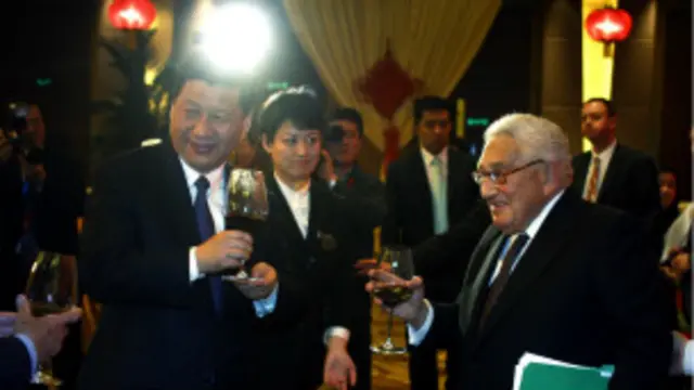 Ông Tập Cận Bình từng long trọng đón tiếp cựu ngoại trưởng, học giả Henry Kissinger
