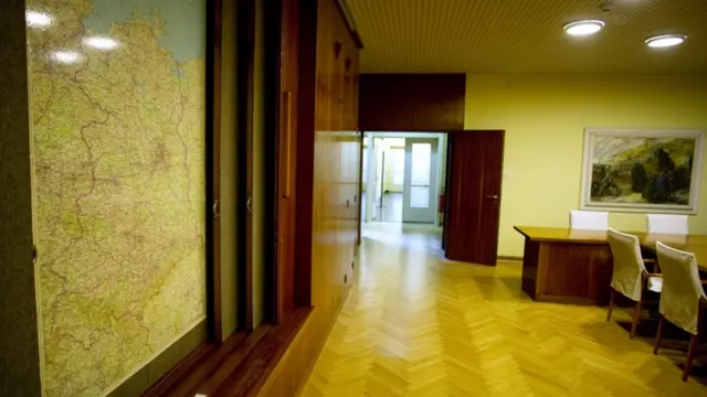 جب سے شٹازی کی فائلیں عوام کے دیکھنے کے لیے کھولی گئی ہیں اٹھائیس لاکھ افراد نے اپنی فائلیں دیکھنے کی درخواست کی ہے۔