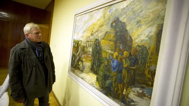 شٹازی کے ریکارڈ کے مطابق عجائب گھر دیکھنے آئے چار سو ساٹھ افراد نے درخواست کی کہ وہ اپنی فائلیں دیکھنا چاہتے ہیں۔