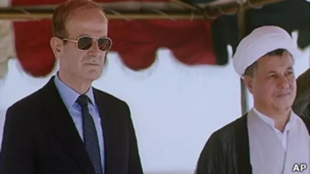 حافظ اسد، رئیس جمهوری سابق سوریه در کنار اکبر هاشمی رفسنجانی