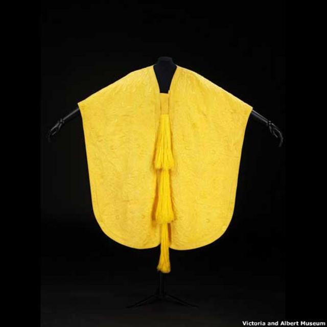 Ropa hecha store con seda