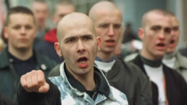 Россиядаги кўпгина ёшлар ва ҳатто полициянинг ўзи ҳам ксенофобик ҳисларга мойиллиги айтилади.