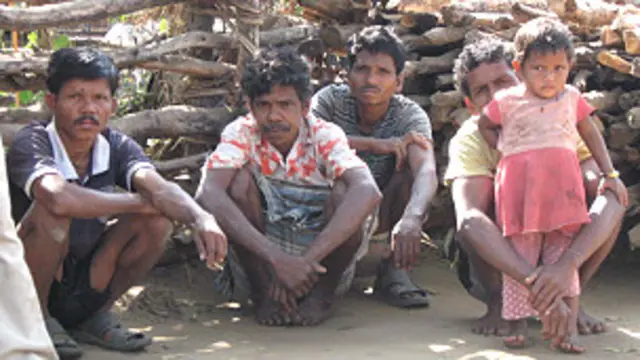 आदिवासियों का कहना है कि वे अब वापस अपने गांव नहीं जाना चाहते