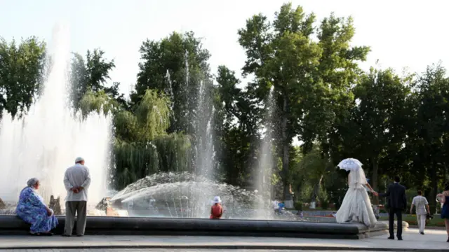 Ҳаёт давом этмоқда... (Расмлар муаллифи Умида Аҳмедова)