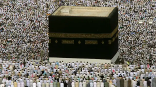 بھارت سے ہر برس بڑی تعداد میں لوگ حج کرنے جاتے ہیں 