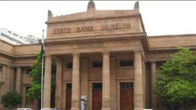 گذشتہ سال ستمبر میں آئی ایم ایف نے پاکستان کو نادہندہ ہونے سے بچانے کے لیے ساڑھے چھ ارب ڈالر سے زائد کے قرجے کی منظوری دی تھی