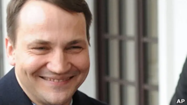 Министр Сикорский