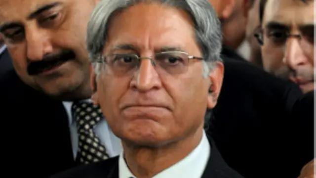 چوہدری اعتزاز احسن نے مشترکہ ایوان سے خطاب میں چوہدری نثار علی خان کو آڑے ہاتھوں لیا