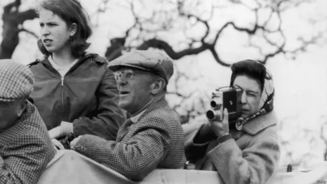 Апрель 1965: королева с кинокамерой