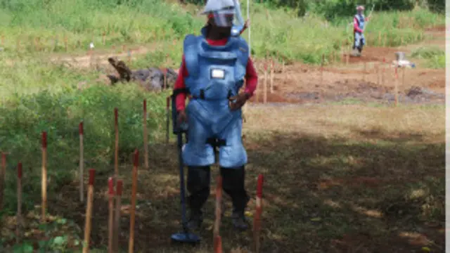 چارواکي وايي وسله وال مخالفان اړ وتل چې د کلابندۍ له کبله پر خپلو ښخو کړو ماينونو ورشي.