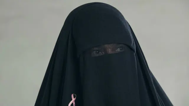 فاطمه، یوه له هغو ښځو ده، چې تازه له سرطان رغېدلې او د هیلې د ډلې غړې ده. 