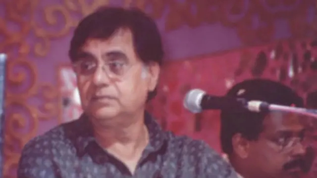 गीतकार इरशाद क़ामिल को जगजीत सिंह की ग़ज़लें, ऊर्जावान लगती हैं.