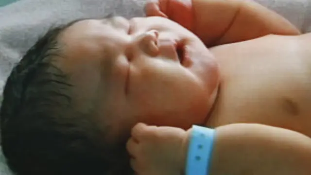 中国需要适当放开生育政策,以保持人口结构的合理