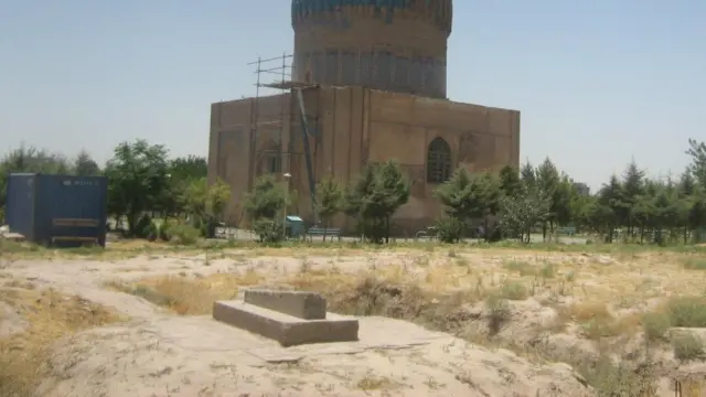 Бир ярим йилча аввал Ўзбекистоннинг халқаро Бобур жамғармаси раиси Ҳиротга сафар қилиб, мақбарини тиклашнинг янги лойиҳасини таклиф қилди. 