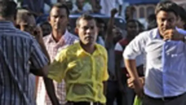  محمد نشید کے استعفے کے بعد نائب صدر وحید حسن نے صدر کے عہدے کا حلف لے لیا تھا۔