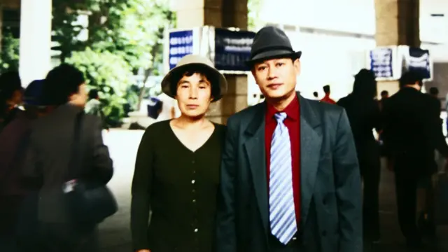 Năm 2001, ông Cảnh được tin đoàn của Chủ tịch nước Trần Đức Lương sẽ sang thăm Bình Nhưỡng. Ông lại mang lời thỉnh cầu của mình tới đoàn đại biểu nhờ chuyển tới lãnh đạo Bắc Hàn. Cuối cùng, Thường vụ Quốc hội CHDCND Triều Tiên đã cho phép công dân của họ, Ri Yong-hui, kết hôn với ông Phạm Ngọc Cảnh.