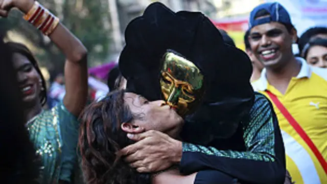 ஓரினச் சேர்க்கையாளர்கள் தீர்ப்பு ஏமாற்றமளிப்பதாகக் கூறுகிறார்கள்