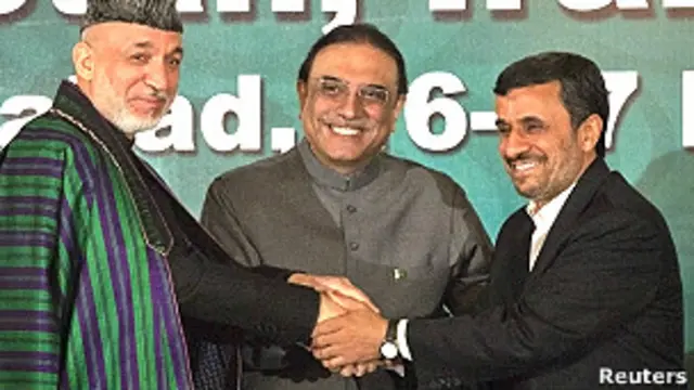 کرزی: آیا ما خوش می‌شویم که در یکی از کشورهای همسایه ما عکس‌های رهبران افغانستان یا بزرگان تاریخی ما سوزانده شود؟ نمی‌شویم