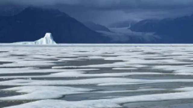 بخش اعظم مناطق شمالی آن تقریبا خالی از سکنه است