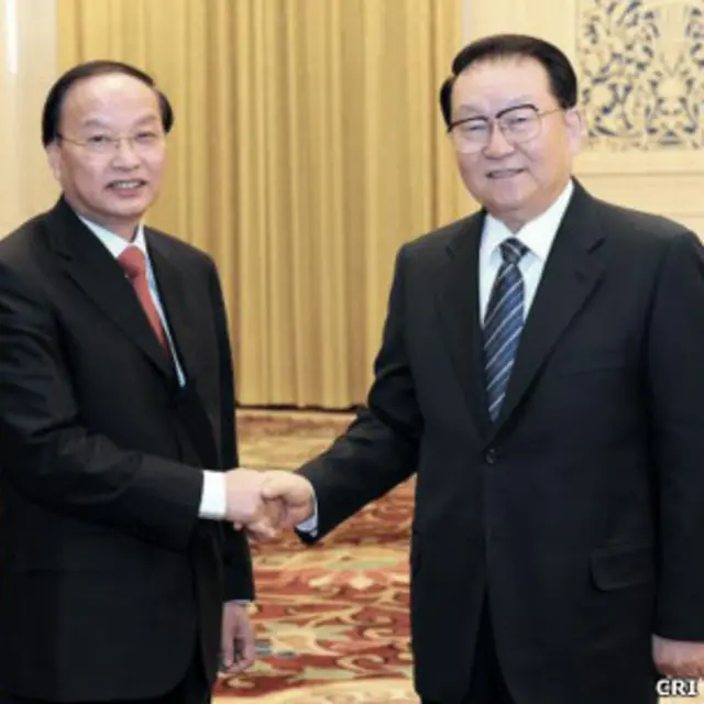 Đài Phát thanh Quốc tế của Trung Quốc đưa tin về cuộc gặp giữa hai vị Tô Huy Rứa (trái) và Lý Trường Xuân