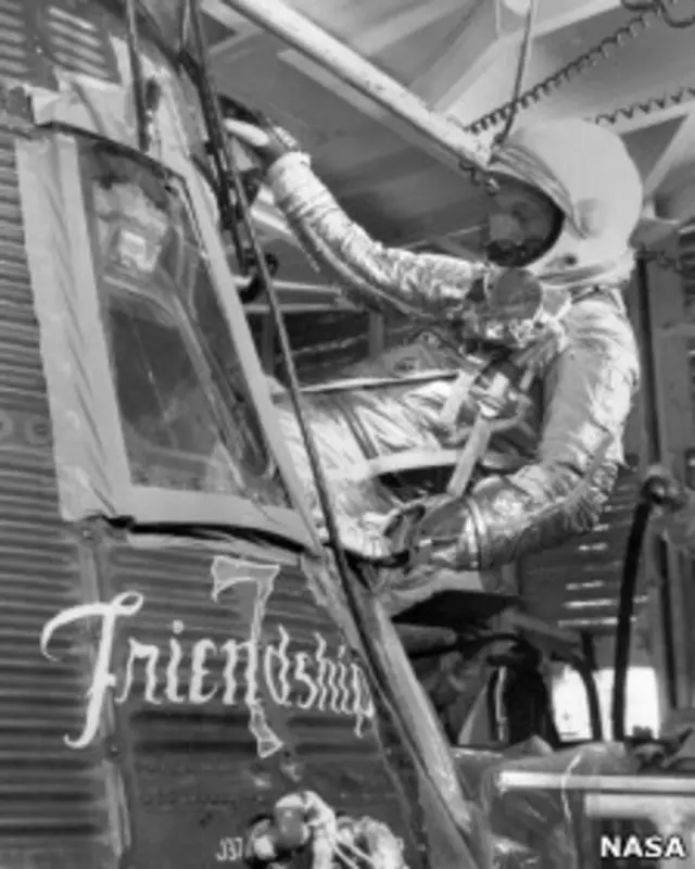 Джон Гленн перед полетом на орбиту