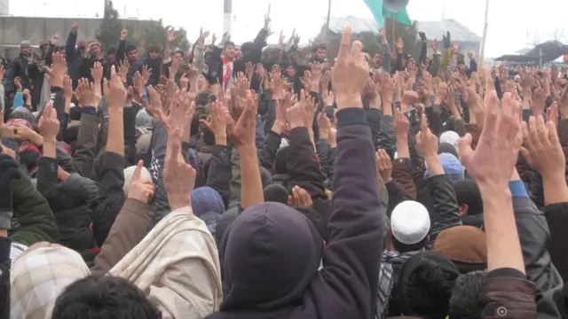 په تېر کې هم دې ته ورته لاریونونه شوي، چې بیا په تاوتریخوالي وواوښتل. 