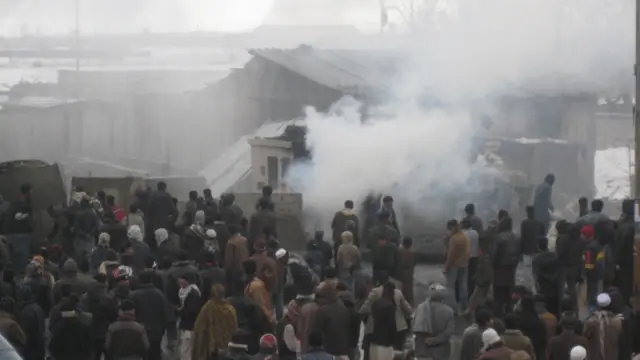 پر لاریون کوونکو اوښلن غاز کارول شوی. 