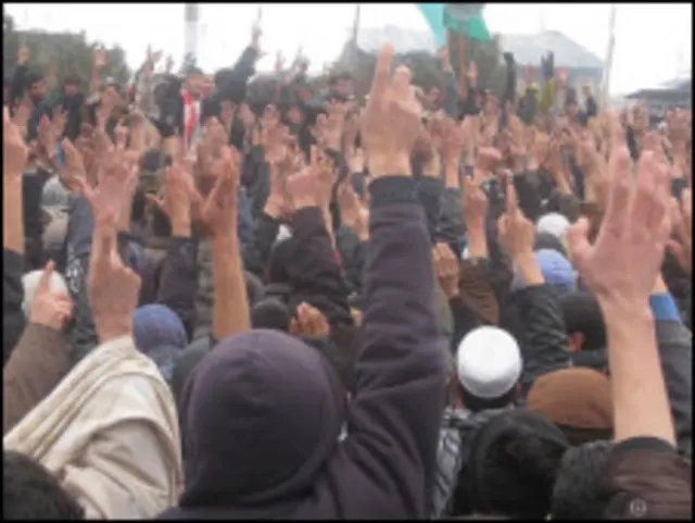 امريکايي اډې کې د قرانکريم د سوځولو له امله د امريکا د ولسمشر بخښنې سره سره د افغانستان بيلابېلو برخو کې نن په څلورمه ورځ هم مظاهرې ترسره شوې