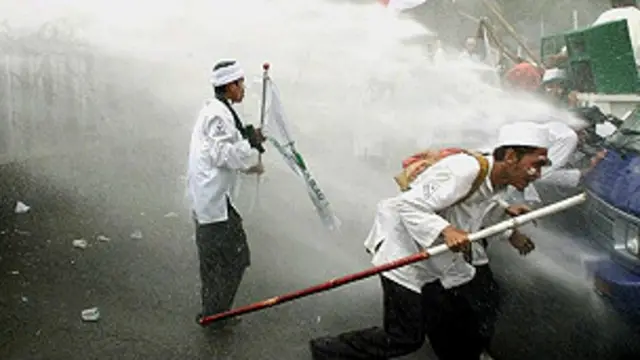 Aktivitas simpatisan dan anggota FPI selalu dilekatkan dengan tindak kekerasan.