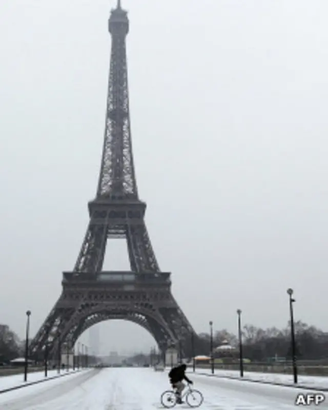 برج ایفل یکی از مهمترین نمادهای کشور فرانسه است