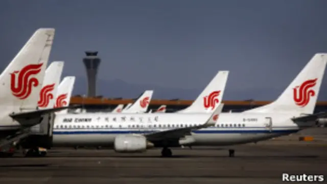 飞行员短缺、机场和航线拥挤、高铁竞争等因素,将给航空运输发展带来不利影响。