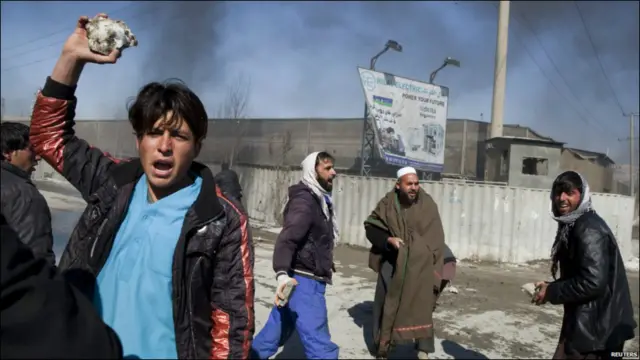 په کابل کې د چهارشنبې په ورځ مظاهرې وشوې او د امریکا ضد شعارونه یې ورکول.