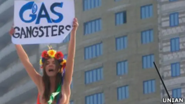 газпром_femen