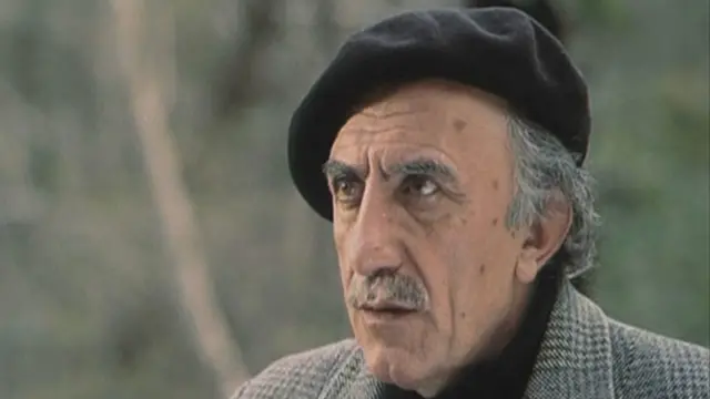 رضا کیانیان در نمایی از فیلم یک بوس کوچولو ساخته بهمن فرمان آرا