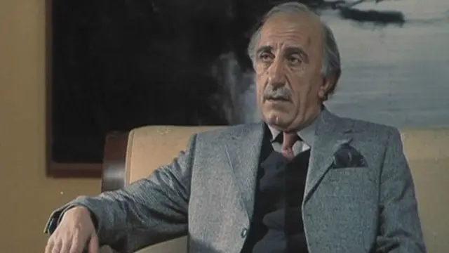 رضا کیانیان در نمایی از فیلم یک بوس کوچولو ساخته بهمن فرمان آرا