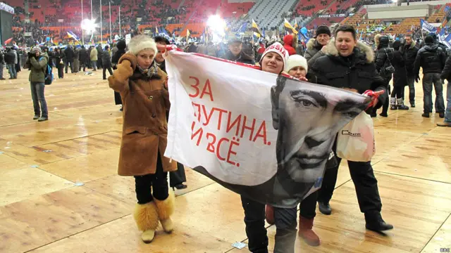 митинг в поддержку Путина в Лужниках