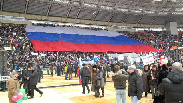 митинг в поддержку Путина в Лужниках