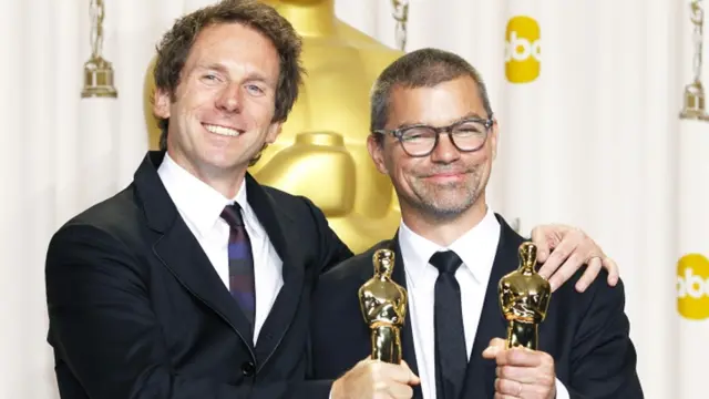 بیسٹ فلم ایڈیٹنگ کا ایوارڈ فلم ’دی گرل وود دی ڈیراگن ٹیٹو‘ کے لیے کرک بیسٹر اور اینگس وال کو دیا گیا