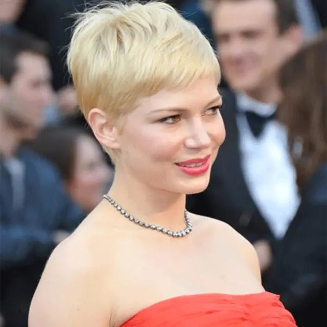 میشل ویلیامز سږ کال د ښځو د لومړي رول غوره لوبغاړې وبلل شوه. 