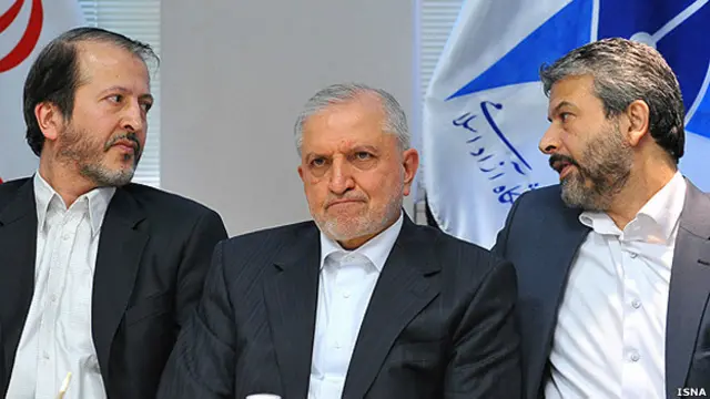 از راست کامران دانشجو وزیر علوم، عبدالله جاسبی رئیس پیشین دانشگاه آزاد و فرهاد دانشجو رئیس جدید این دانشگاه