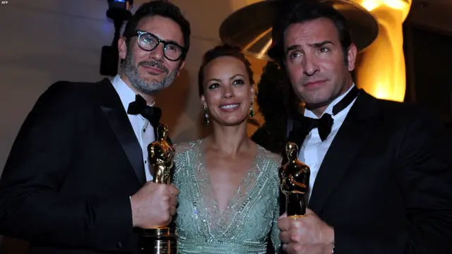 میشل هازاناویسیوس په ارټسټ یا هنرمند فلم کې د غوره تولیدوونکي جایزه وګټله. 